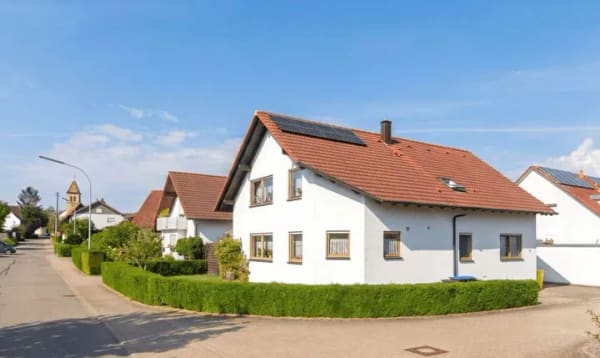 Immobilie in Jettingen - Zweifamilienhaus mit Mieteinnahme: gepflegt, großzügig und vielseitig nutzbar - Bild 4