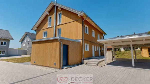 Immobilie in Eiselfing - Modern. Nachhaltig. Familienfreundlich. Doppelhaushälfte mit Garten & Carport! - Bild 0