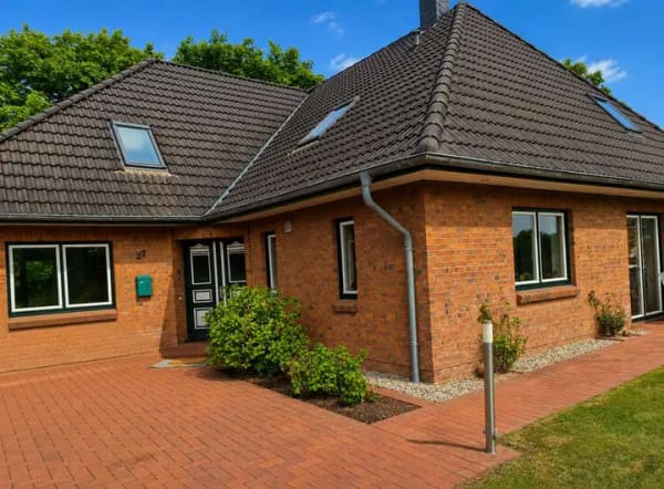 Immobilie in Schwabstedt - Exklusives Traumhaus mit Ferienwohnung, Wellnessbereich und großem Garten in Schwabstedt  - Bild 0