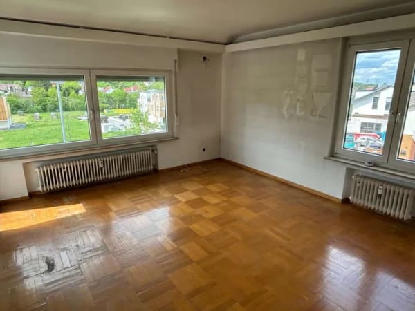Immobilie in Weinstadt - Obergeschoss und Dachgeschoss frei in Weinstadt - Schnait
Erdgeschoss vermietet. Kauf mit "Miete"! - Bild 1