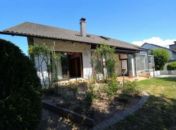 Immobilie in Renchen - Großzügiges Ein- bis Zweifamilienhaus mit Wintergarten & Traumgarten in Renchen - Bild 2