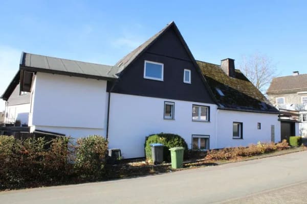 Immobilie in Winterberg - Großes Wohnhaus, Familienhaus, Generationshaus, Wohnen & Arbeiten unter einem Dach etc. - Bild 0