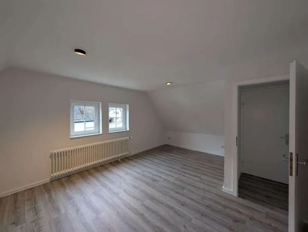 Immobilie in Winterberg - Großes Wohnhaus, Familienhaus, Generationshaus, Wohnen & Arbeiten unter einem Dach etc. - Bild 4