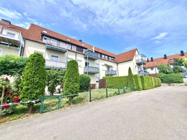 Immobilie in Zusmarshausen - Hier wohnt man gerne! 3 ZKB mit Balkon und Stellplatz - Bild 1