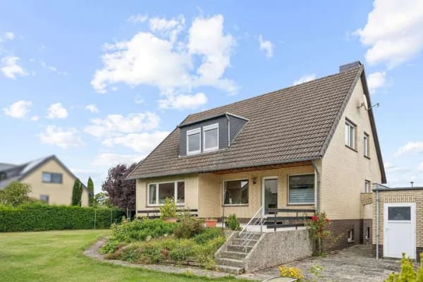 Immobilie in Harsum - Großzügig wohnen und genießen - Einfamilienhaus mit Traumgarten und Tageslichtkeller - Bild 1