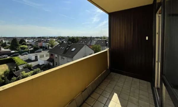 Immobilie in Pulheim - Helle Räume und viel Platz: 3-Zimmer-Wohnung mit Loggia - Bild 1