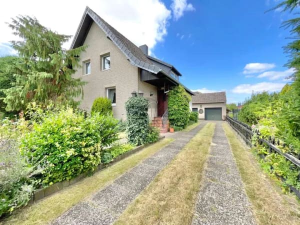 Immobilie in Wendeburg - FREISTEHENDES EINFAMILIENHAUS MIT POTENZIAL IN BORTFELD - Bild 0