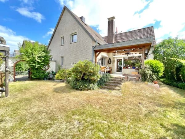 Immobilie in Wendeburg - FREISTEHENDES EINFAMILIENHAUS MIT POTENZIAL IN BORTFELD - Bild 2