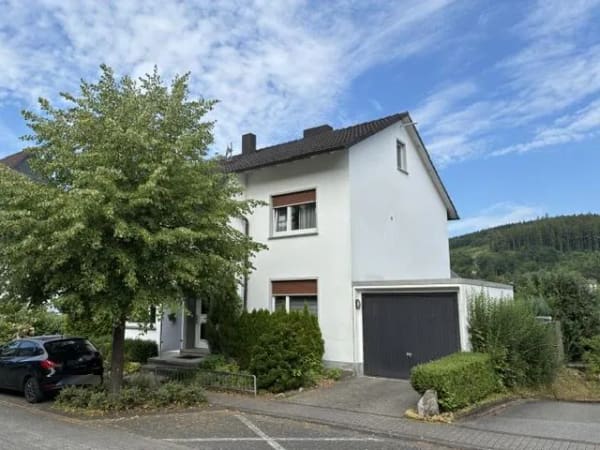 Immobilie in Lennestadt - Mehrfamilienhaus in Lennestadt (Altenhundem) - Bild 1