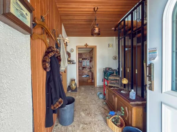 Immobilie in Meschede - Einfamilienhaus mit Einliegerwohnung, Garage und Balkon in einem ruhigen Wohngebiet - Bild 3