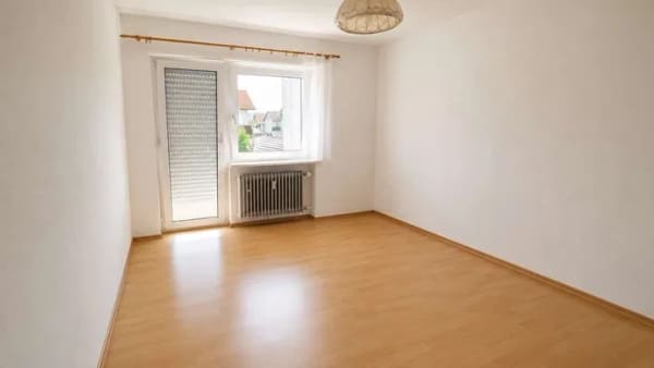 Immobilie in Freilassing - Charmante Doppelhaushälfte mit großem Garten und Wintergarten in Freilassing - Bild 1