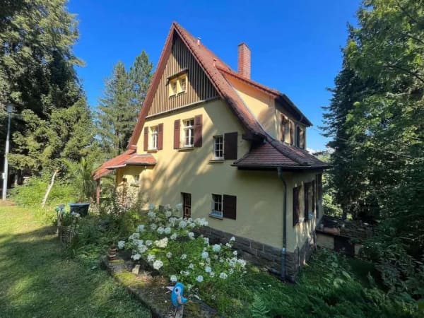 Immobilie in Bad Berka - Landhaus in der Stadt und doch mitten im Grünen - Bild 0