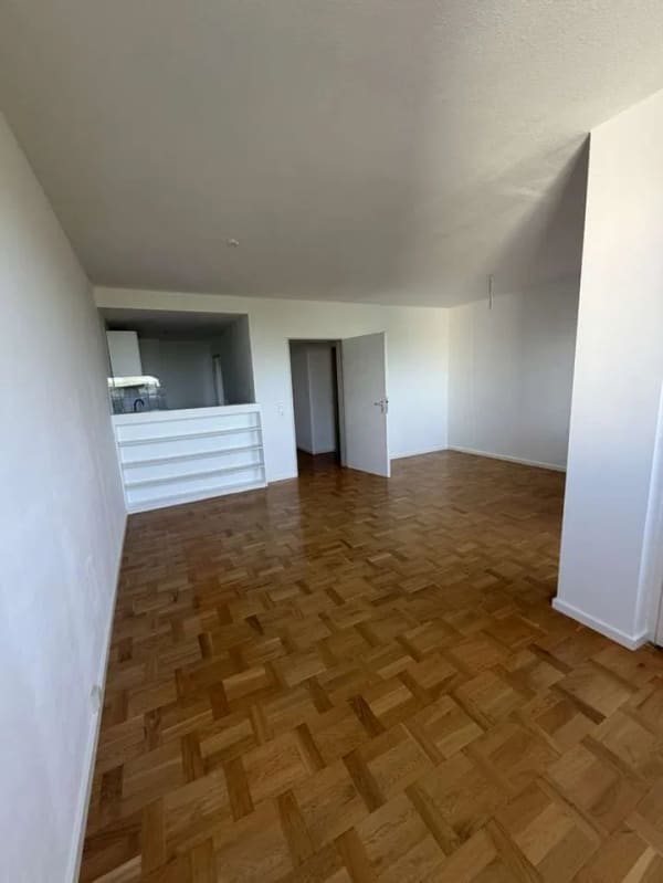 Immobilie in Meersburg - renovierte, helle 2 Zimmer Wohnung mit Balkon und TG in Meersburg - Bild 0