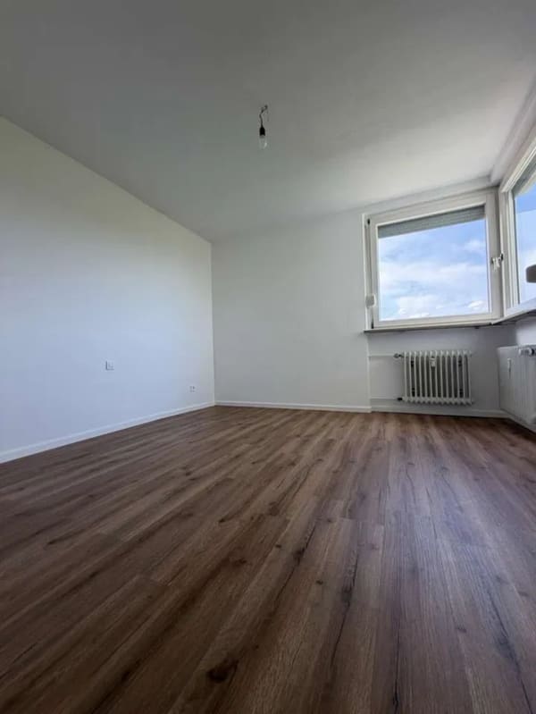 Immobilie in Meersburg - renovierte, helle 2 Zimmer Wohnung mit Balkon und TG in Meersburg - Bild 1