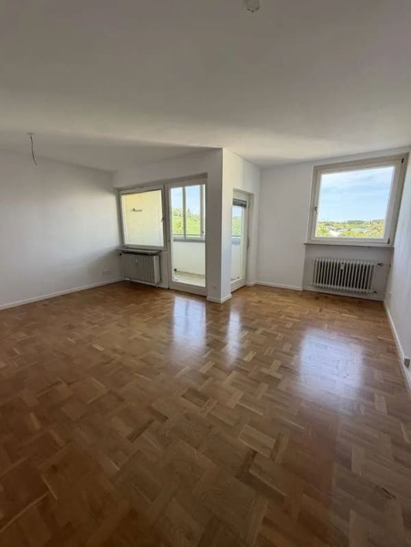 Immobilie in Meersburg - renovierte, helle 2 Zimmer Wohnung mit Balkon und TG in Meersburg - Bild 2