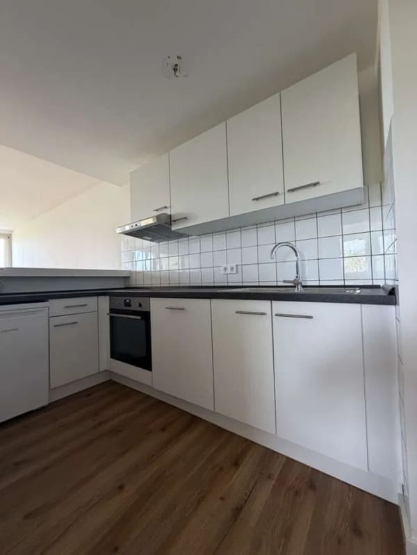 Immobilie in Meersburg - renovierte, helle 2 Zimmer Wohnung mit Balkon und TG in Meersburg - Bild 4