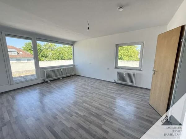 Immobilie in Korntal-Münchingen - Penthouse-Wohnung mit Einzelgarage – Ihr Paradies zum Entspannen mit viel Licht und Sicht! - Bild 3