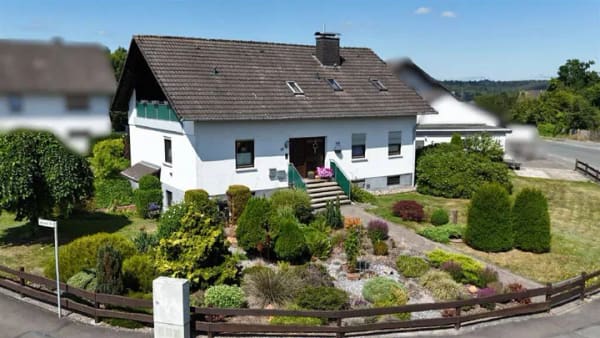 Immobilie in Frankenberg - Großzügiges Wohnhaus mit drei Wohneinheiten in bester Wohnlage von Frankenberg (Eder) - Bild 3