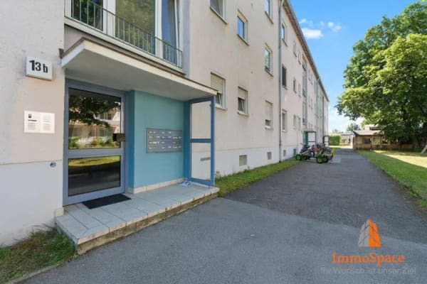Immobilie in Königsbrunn - *** Fast 5 % Rendite! 2 ZKB mit Garage zum kleinen Preis! *** - Bild 1