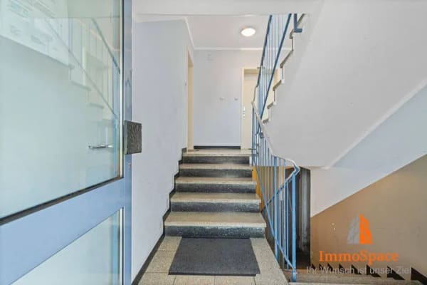 Immobilie in Königsbrunn - *** Fast 5 % Rendite! 2 ZKB mit Garage zum kleinen Preis! *** - Bild 3