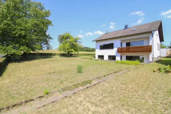 Immobilie in Wohratal - Ruhe, Natur und viele Möglichkeiten – Großzügiges Familienhaus mit sonnigem Eckgrundstück - Bild 0
