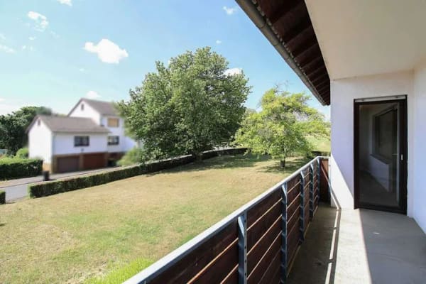 Immobilie in Wohratal - Ruhe, Natur und viele Möglichkeiten – Großzügiges Familienhaus mit sonnigem Eckgrundstück - Bild 3