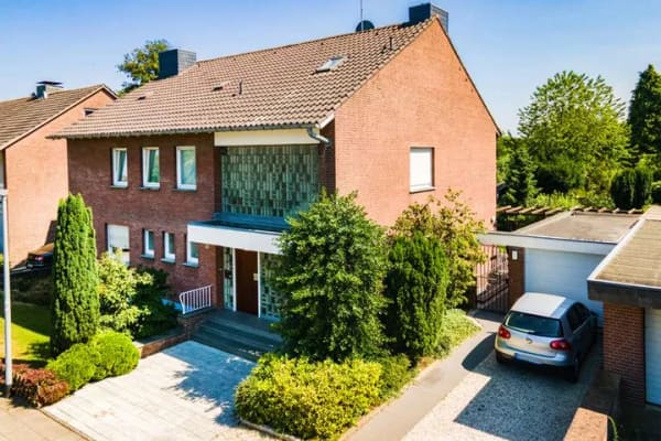 Immobilie in Goch - Großes Wohnhaus mit flexiblen Nutzungsmöglichkeiten und beeindruckender Raumvielfalt - Bild 0