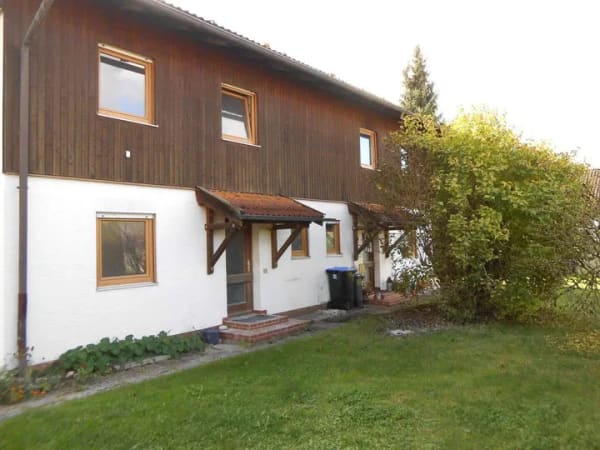 Immobilie in Tacherting - Familienglück mit Garten & Garage – Doppelhaushälfte in Wajon bei Tacherting - Bild 0