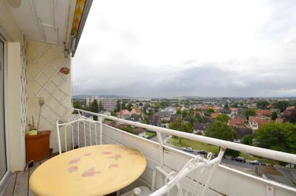 Immobilie in Wolfenbüttel - Tolle Aussicht: Sonnige 3-Zimmer-Wohnung mit Balkon, Fahrstuhl + modernem Bad. - Bild 2