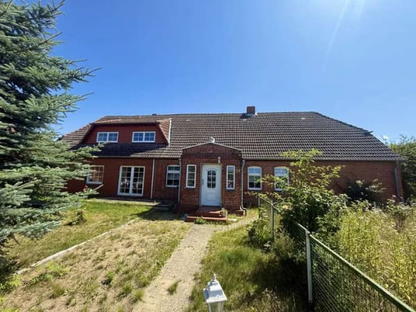Immobilie in Zierow - Geräumige Doppelhaushälfte in Zierow mit 4-Zimmern, Garage und 1.479 m² Grundstück...!!! - Bild 1