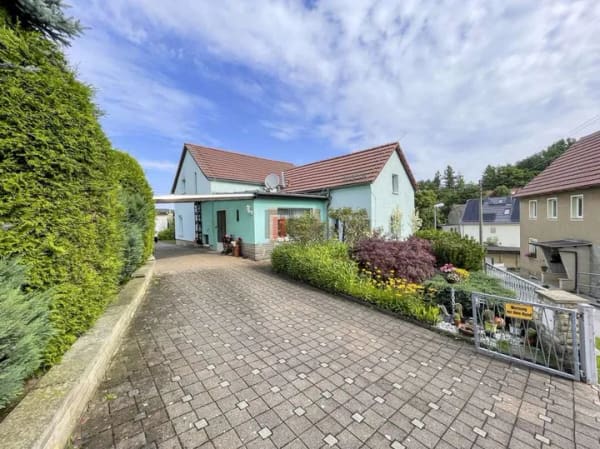 Immobilie in Struppen - Charmantes Einfamilienhaus mit traumhaftem Grundstück, Pool und Doppelgarage - Bild 1