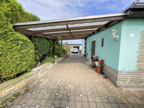 Immobilie in Struppen - Charmantes Einfamilienhaus mit traumhaftem Grundstück, Pool und Doppelgarage - Bild 2