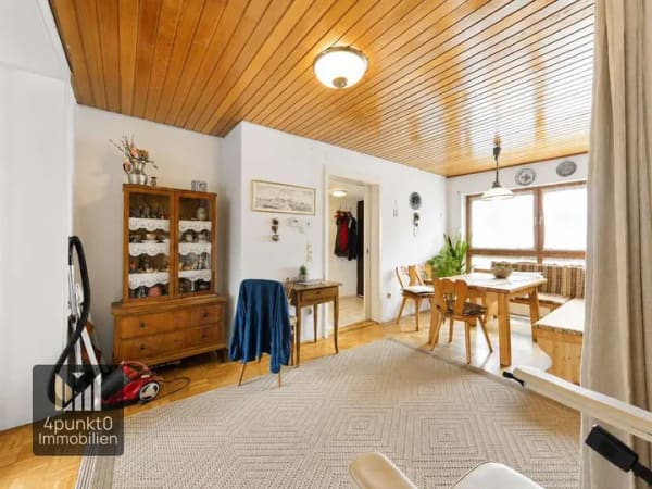 Immobilie in Nördlingen - Zentrumsnahes Reihenmittelhaus mit Garten, Vollkeller und Garage - Bild 4