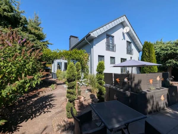 Immobilie in Kottenheim - Einziehen & Genießen: energieeffizientes Einfamilienhaus mit High-End-Extras & viel Platz - Bild 2