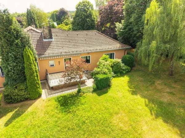 Immobilie in Ransbach-Baumbach - Repräsentatives Unternehmeranwesen im Bungalowstil mit großem Grundstück - Bild 2