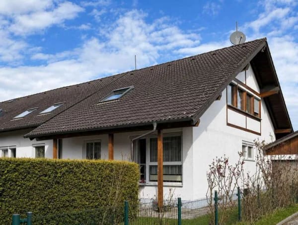 Immobilie in Umkirch - Wohnhaus in Umkirch - ideal für Familien und zur Nutzung als Einfamilien-, Zweifamilien- oder Mehrge - Bild 0