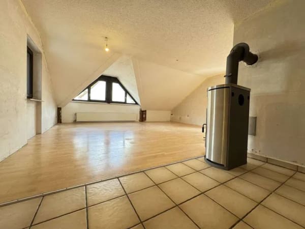 Immobilie in Aschaffenburg - Wohnen auf zwei Ebenen! Maisonette mit Garage und zwei Balkonen - Bild 1