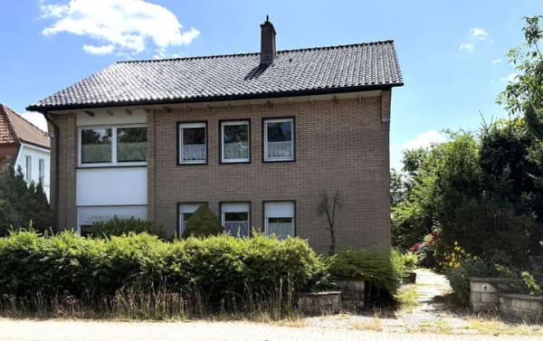 Immobilie in Borken - Seltene Gelegenheit! Zweifamilienhaus mit Baugrundstück und attraktivem Entwicklungspotenzial! - Bild 1