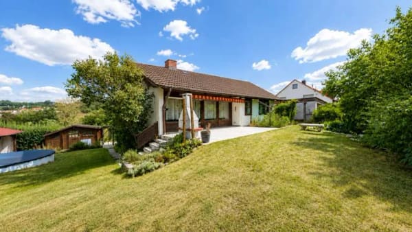 Immobilie in Langenzenn - Großzügiges Einfamilienhaus mit weitläufigem Garten und vielseitigem Entwicklungspotenzial - Bild 0