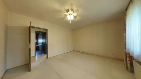 Immobilie in Langenzenn - Großzügiges Einfamilienhaus mit weitläufigem Garten und vielseitigem Entwicklungspotenzial - Bild 3