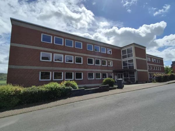 Immobilie in Hardegsen - * Hardegsen * Gemütliche 1-Zimmer-Eigentumswohnung * Wfl. ca. 38 m² * Balkon * - Bild 0