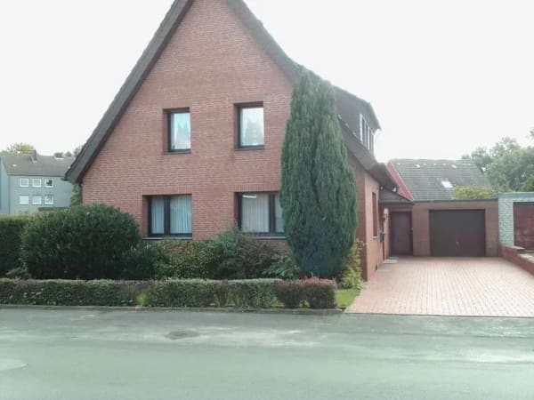 Immobilie in Oer-Erkenschwick - Großes Zweifamilienhaus mit Vollkeller und großer Garage u. Balkon auf Traumgrundstück! - Bild 1