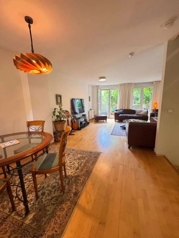 Immobilie in Stahnsdorf - Geräumiges Haus mit 6 Zimmern, Süd-/West-Ausrichtung, Keller, Garage, Carport u. neuer EBK! - Bild 1