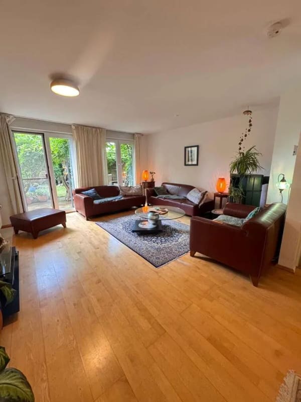 Immobilie in Stahnsdorf - Geräumiges Haus mit 6 Zimmern, Süd-/West-Ausrichtung, Keller, Garage, Carport u. neuer EBK! - Bild 2