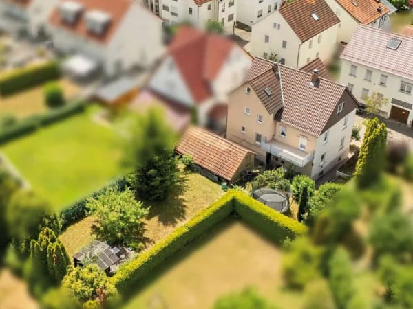 Immobilie in Pfullingen - Natur vor der Tür, alles Wichtige ganz nah - Dein neues Zuhause für die ganze Familie mit viel Poten - Bild 1