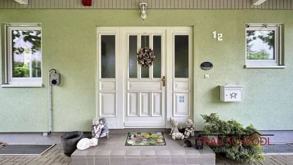 Immobilie in Mühlhausen-Ehingen - Ein Zuhause mit Raum fürs Leben - großzügiges Familienhaus mit Galerie und großer Einliegerwohnung Mühlhausen-Ehingen - Bild 0