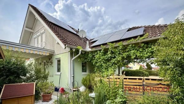 Immobilie in Mühlhausen-Ehingen - Ein Zuhause mit Raum fürs Leben - großzügiges Familienhaus mit Galerie und großer Einliegerwohnung Mühlhausen-Ehingen - Bild 2