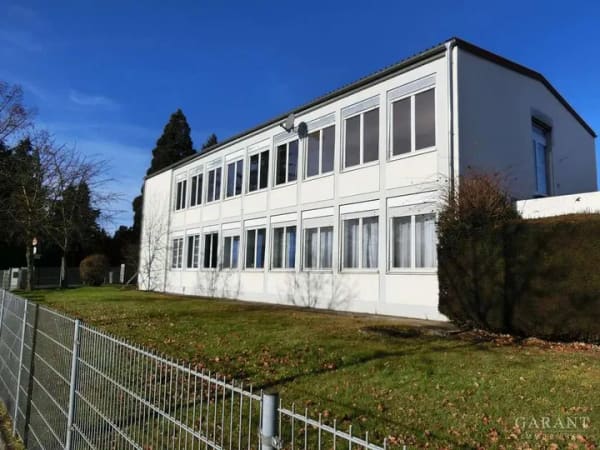 Immobilie in Holzmaden - Arbeiten und Wohnen in idealer Kombination - Gewerbeimmobilie mit großzügigem Wohnbereich - Bild 0