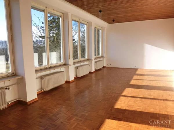 Immobilie in Holzmaden - Arbeiten und Wohnen in idealer Kombination - Gewerbeimmobilie mit großzügigem Wohnbereich - Bild 1