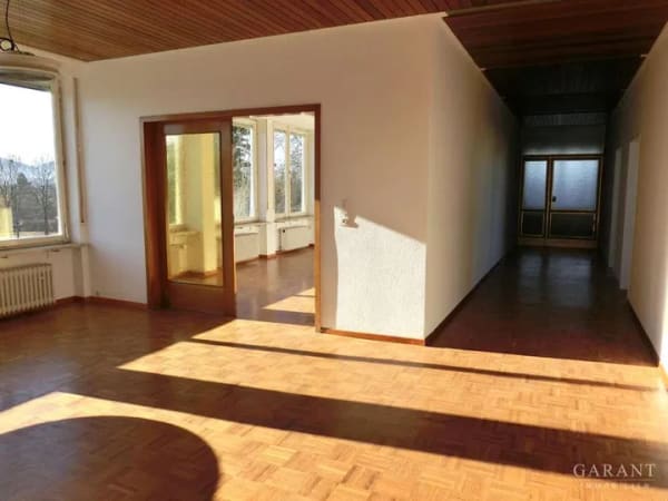 Immobilie in Holzmaden - Arbeiten und Wohnen in idealer Kombination - Gewerbeimmobilie mit großzügigem Wohnbereich - Bild 2